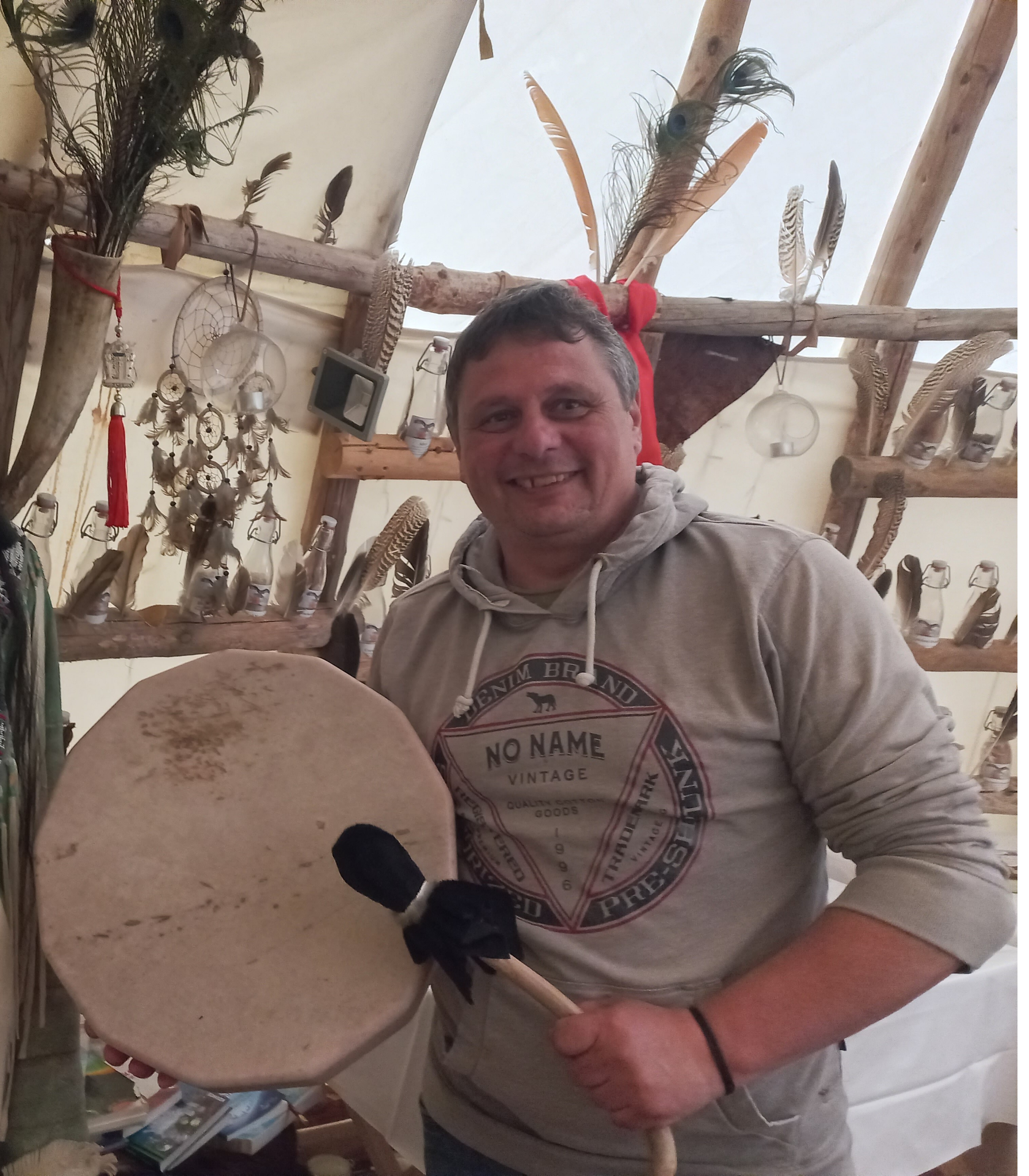 Patrick mit seiner schamanischen Trommel